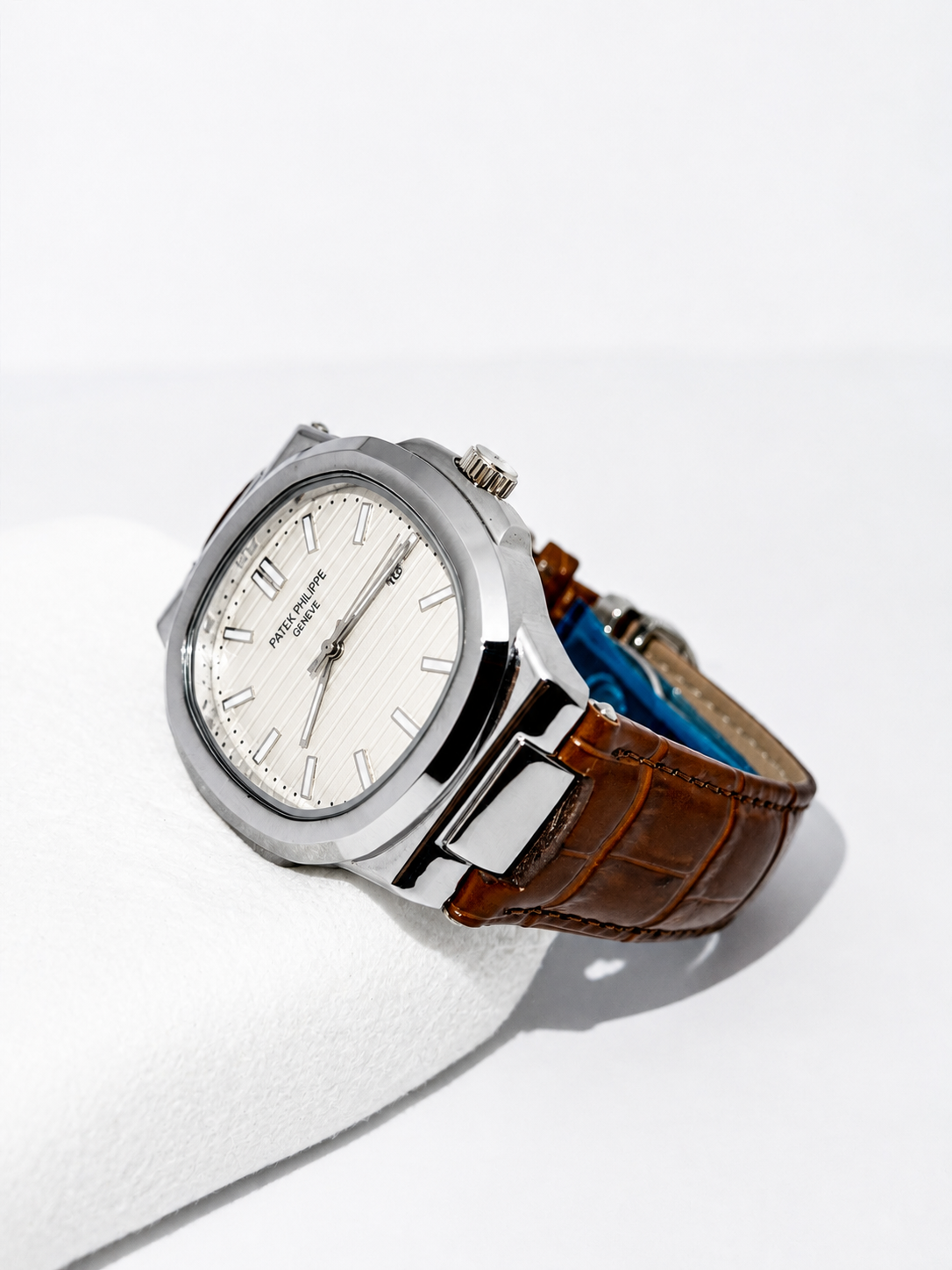 Patek Philippe Brown Leather Luxury Watch – Upgrade Your Timekeeping Experience