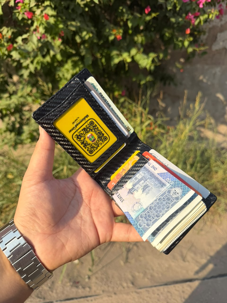 Waterproof Wallet: Keep Your Essentials Safe and Dry