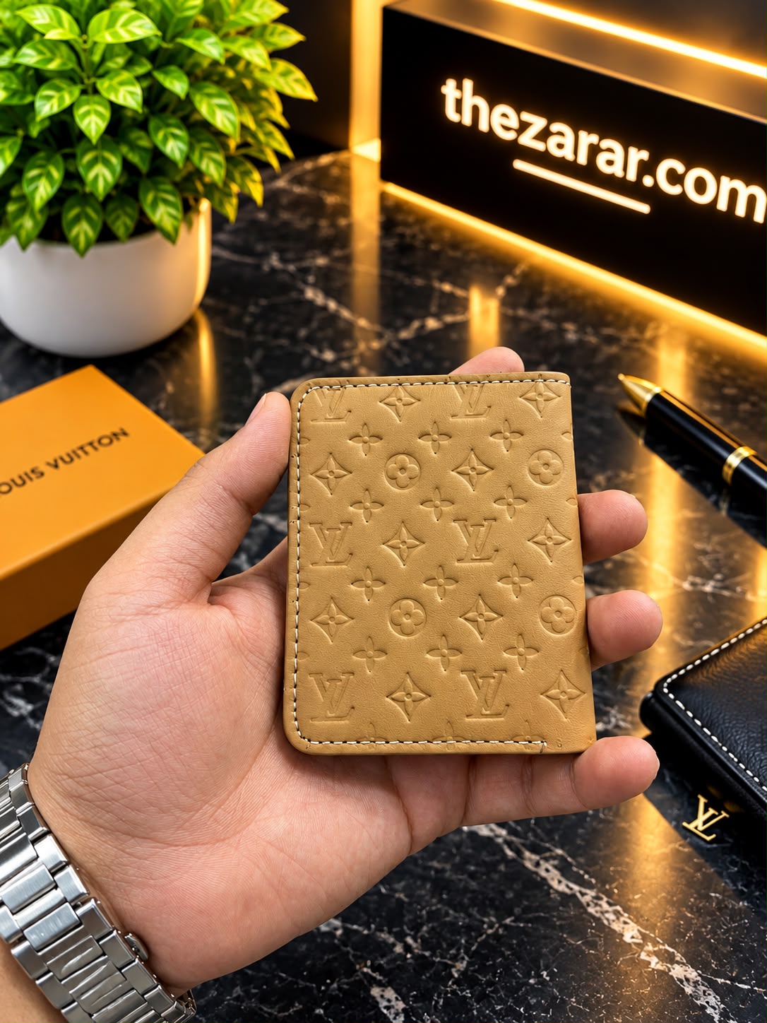 Book Small Wallet: Organize Your Essentials in Style