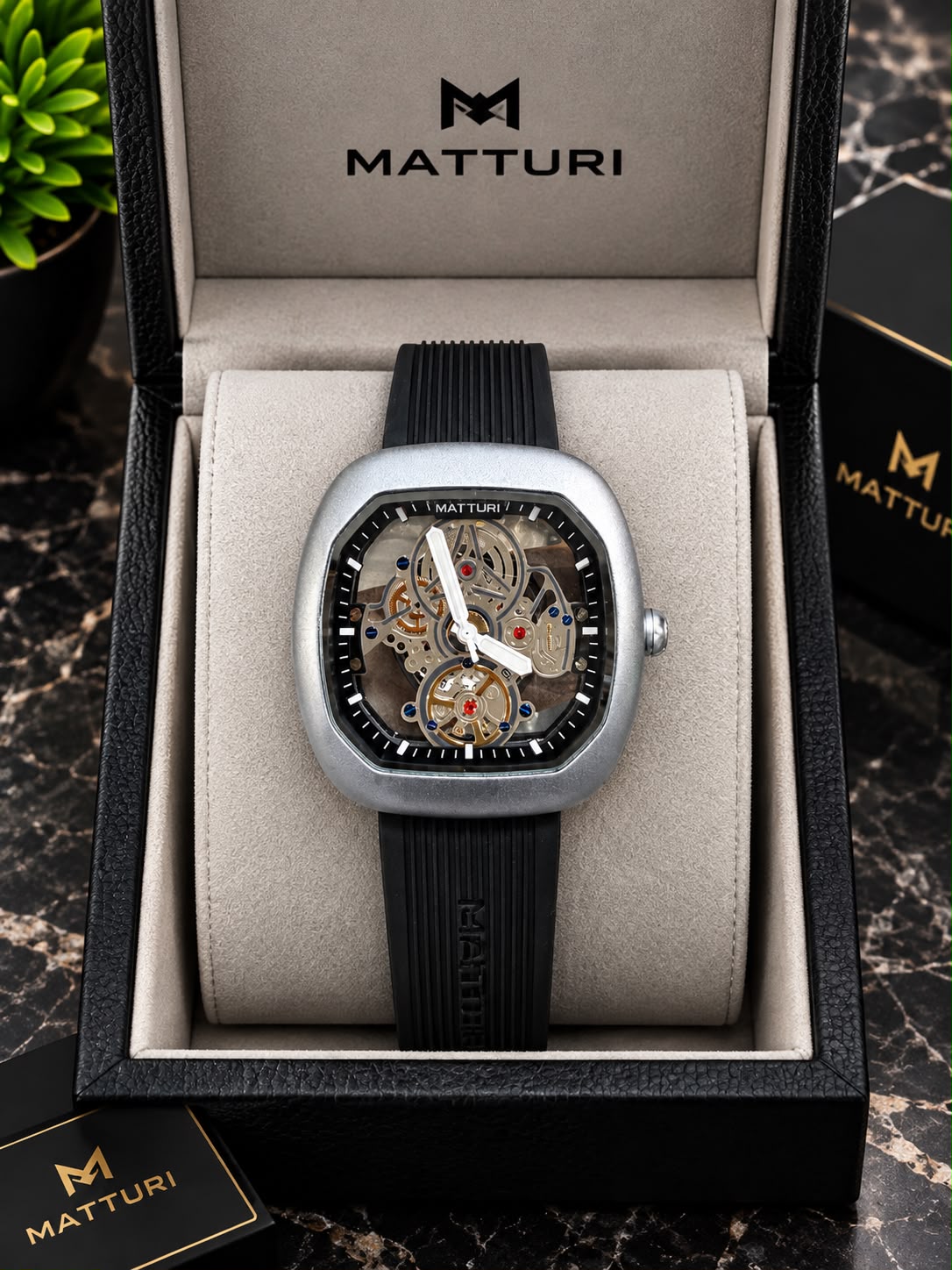 Stylish and Sleek Transparent Watch for Effortless Elegance
