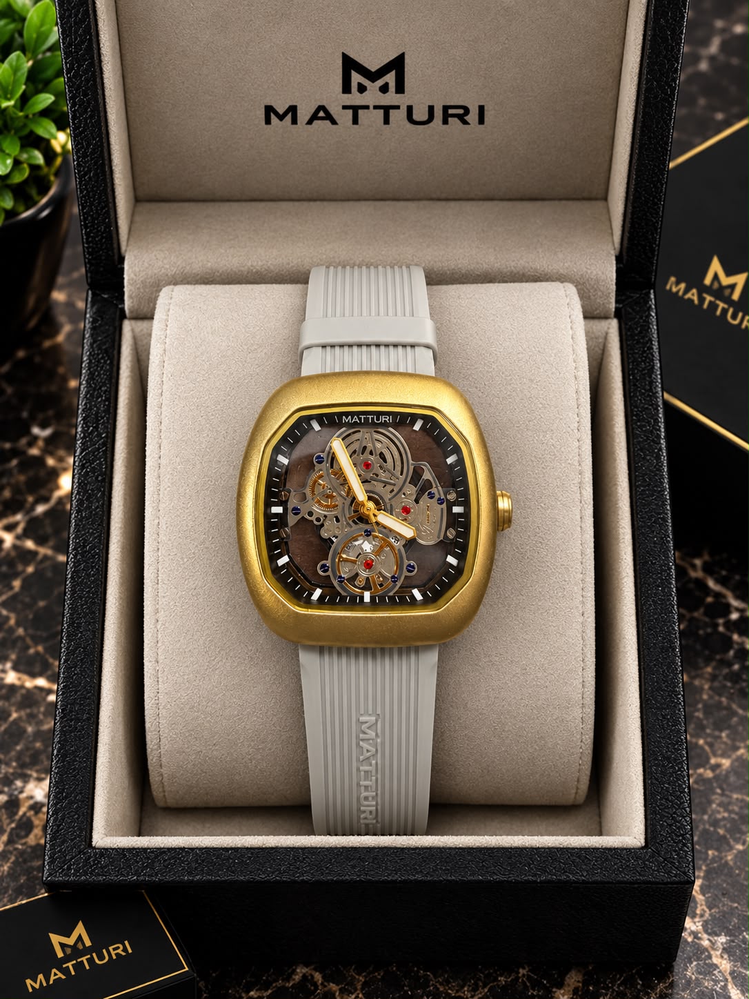Stylish and Sleek Transparent Watch for Effortless Elegance